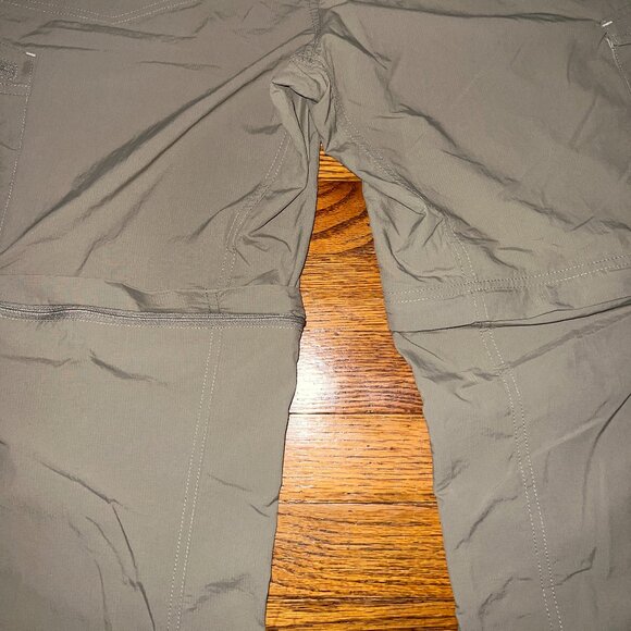 Columbia Cargo Pants Adjustable Size 38 | Used Conditon - Picture 4 of 7